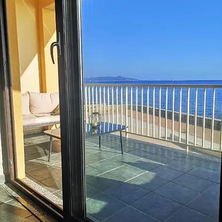 Casa Con Terrazza Fronte Mare *