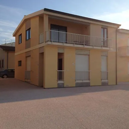 Casa Con Terrazza Fronte Mare * סנטה לוצ'יה